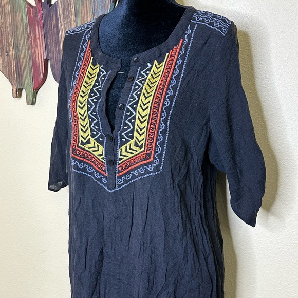 WAPI for plus Embroidered Tunic - Picture 3 of 8